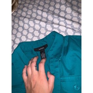 🌺 .•SALE•. Alfani button up